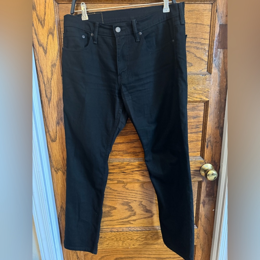 Levi’s 511 slim fit jeans in black 33/30